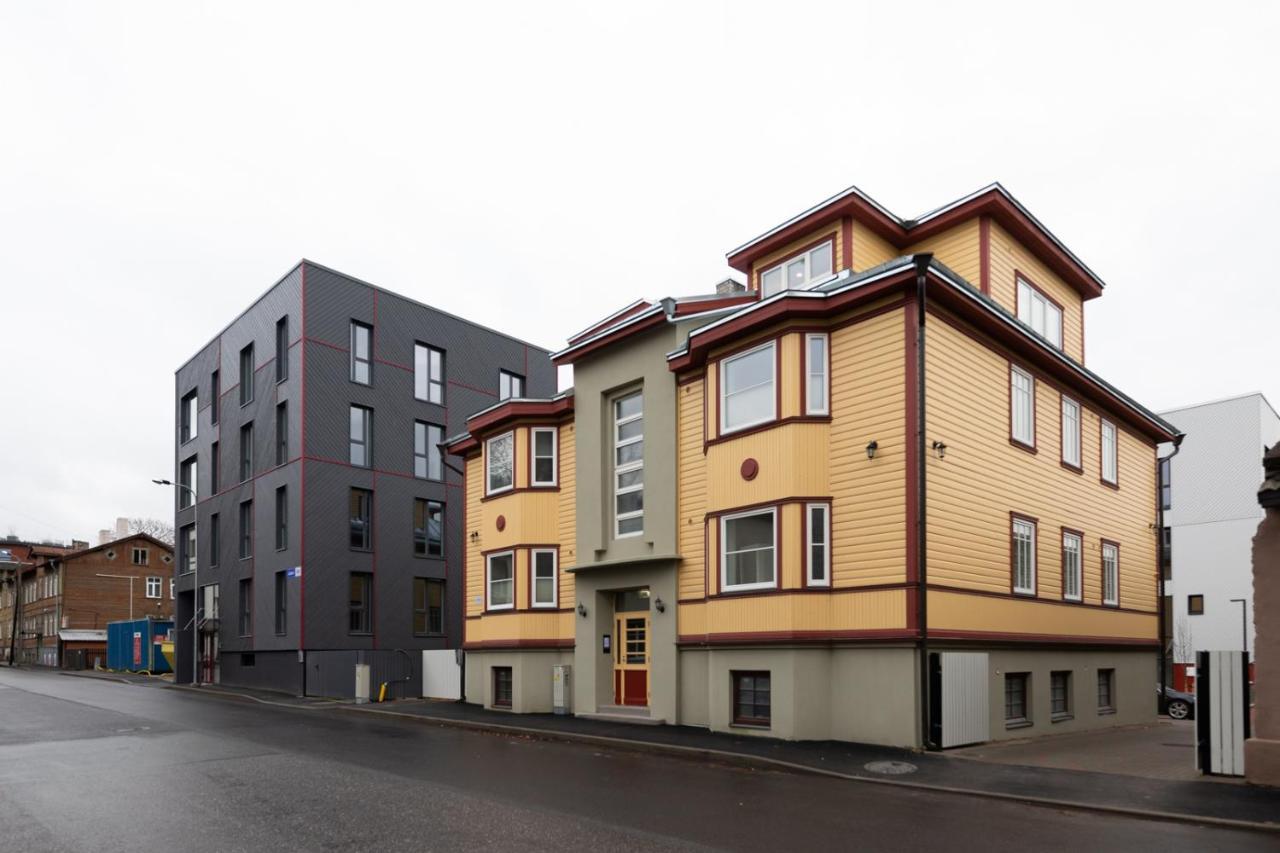 Ferienwohnung Charming 1Br In Superb Location, Free Parking & Wi-Fi Reval Exterior foto